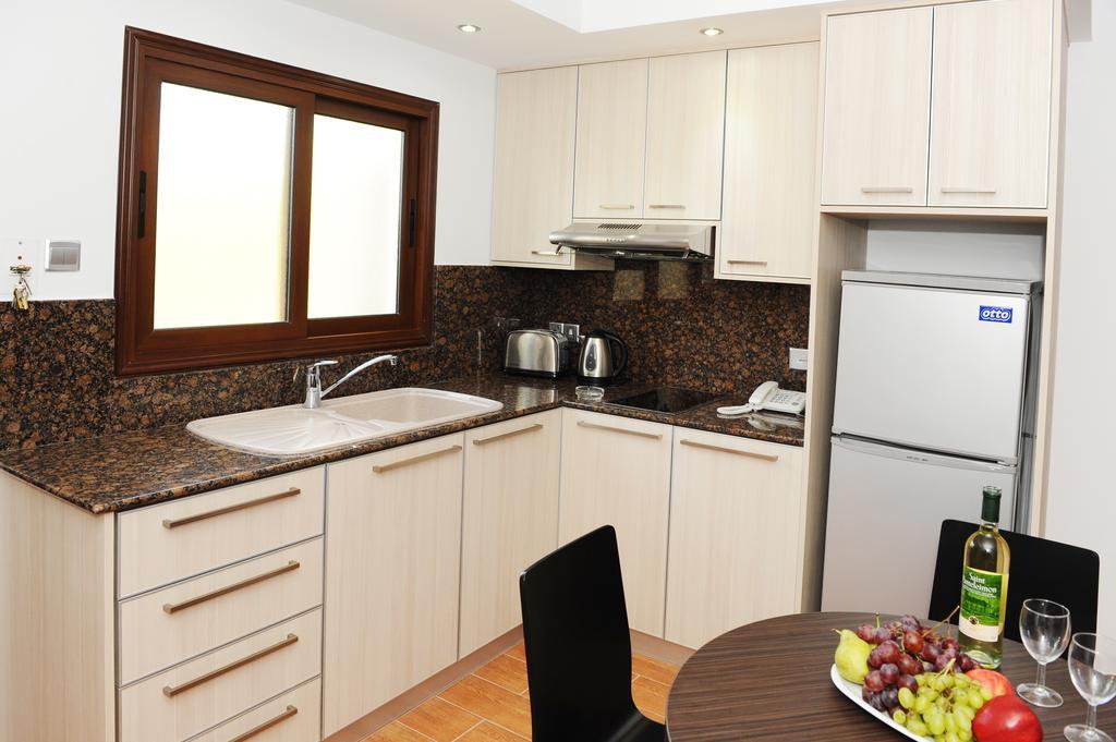 Amethyst Napa Annex Apartments Agia Napa Quarto foto